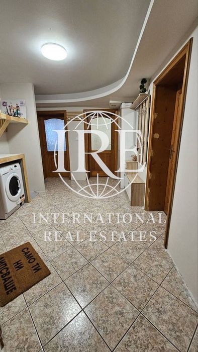 Обзаведен 4-стаен апартамент с камина !