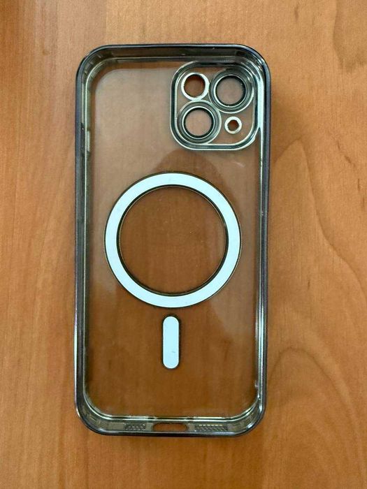 Husă iPhone 15 cu MagSafe și Protecție Cameră – Transparentă/Fumurie