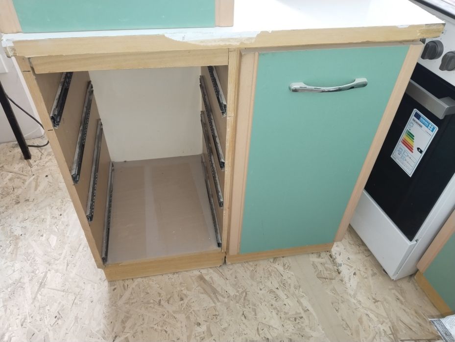 Продам недорого кухонный гарнитур