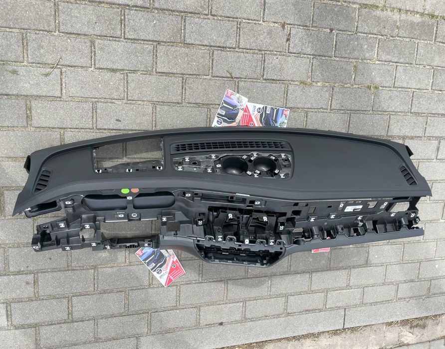 VW Passat B9 3J - plansa de bord cusatura HUD - kit airbag / centuri