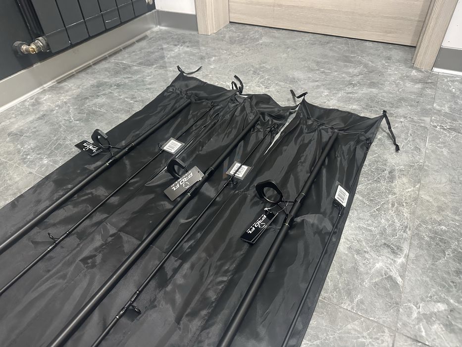 SET CRAP 3 Lansete FL Strong 3.75 LBS 3.90 2 Segmente + 3 Mulinete  FL V10STEEZE