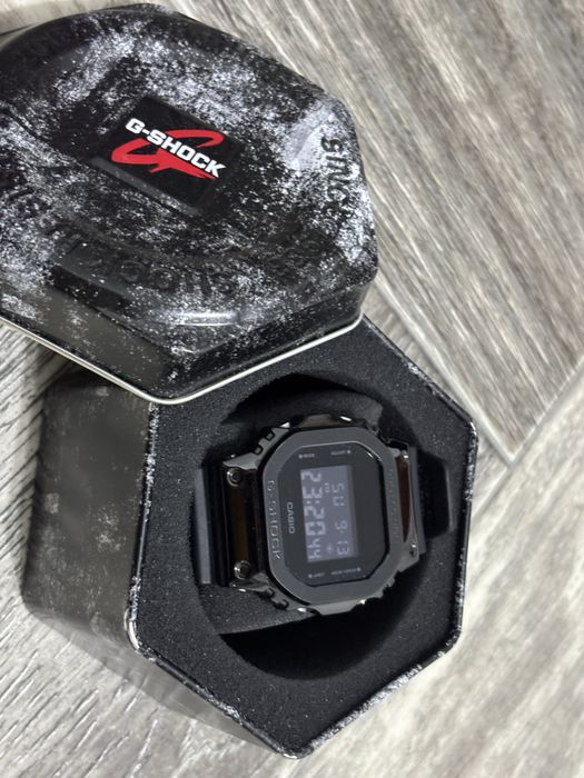 Casio G-shok GM 5600 UB-1