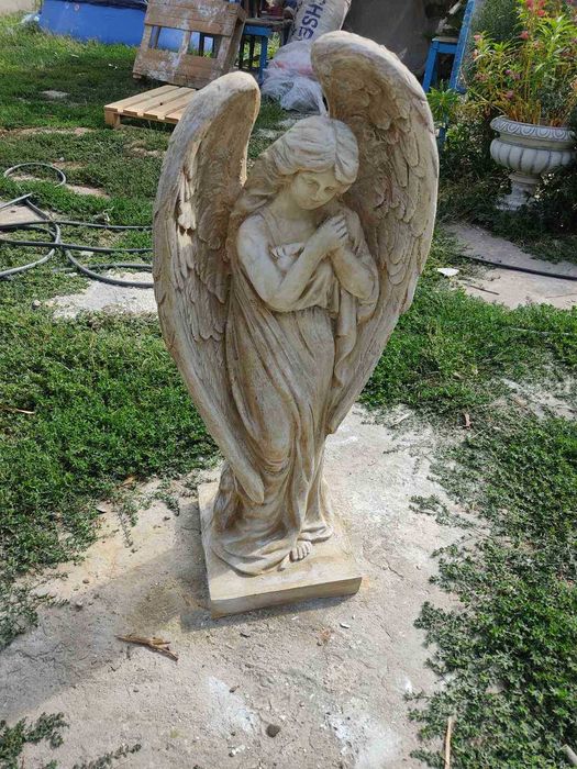 Бетонни  фигури античен стил за дома и градината