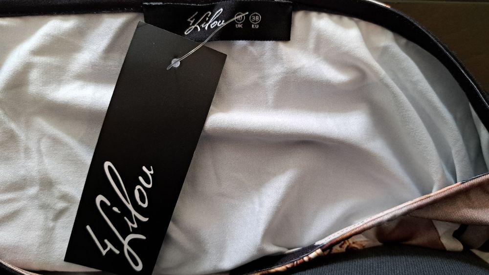 Rochie noua cu eticheta