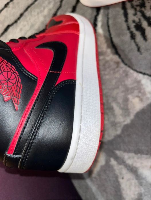 Adidasi AIr Jordan 1 red and black