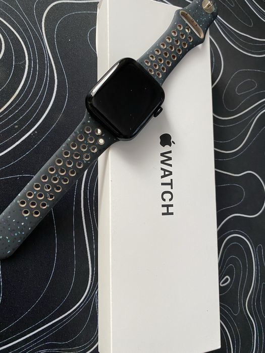 Продам Смарт-часы Apple Watch SE GPS Gen.2 2024 M/L 44 мм черный