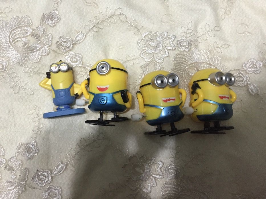 Мелкие игрушки с мультфильмов