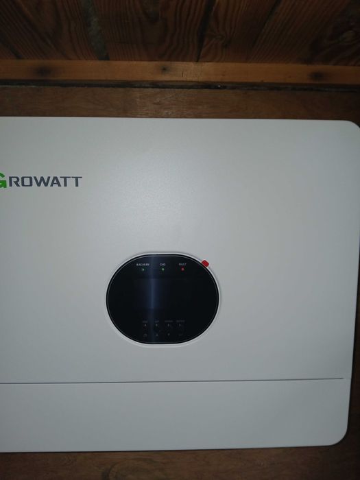 Продавам хибриден инвертор Gruwatt