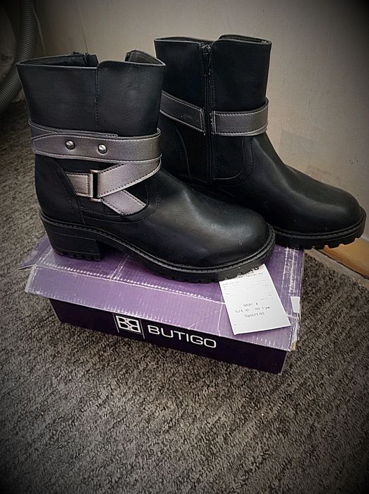 Продам новые ботиночки 39 размера