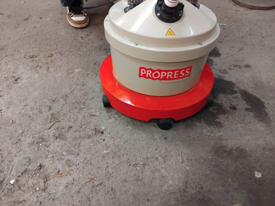 Уред за гладене с пара