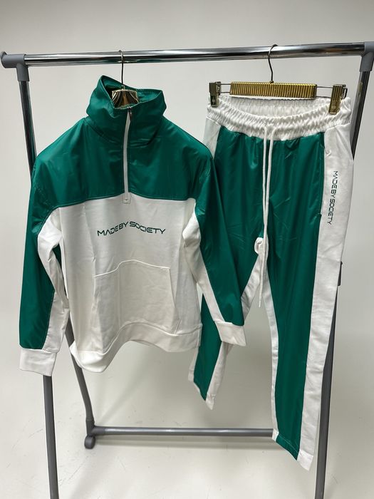 Trening Made by society calitate premium