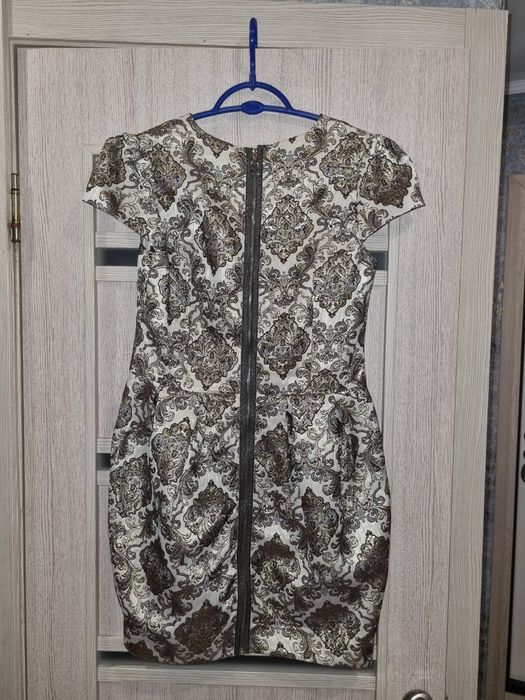 Продам платья женские