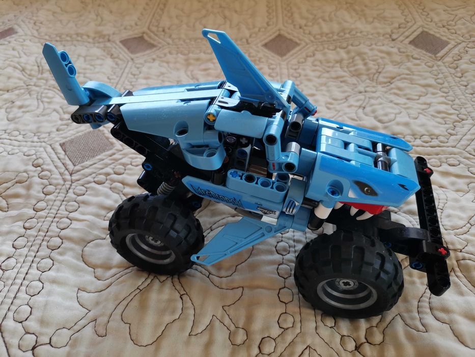 LEGO Technic Monster Jam Megalodon - 42134.