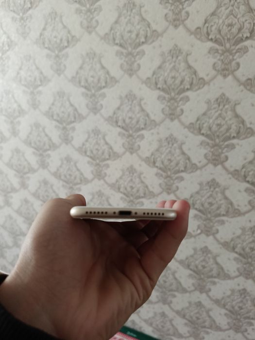 Продам Айфон 7, 32гб