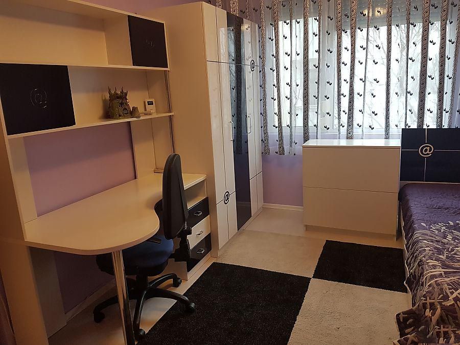 Дава се под наем Тристаен апартамент в Пловдив, Кършияка - 120 кв.м за 510 € - Снимка #4