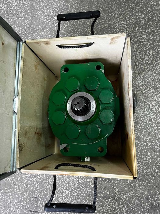 Pomoa Hidraulica john deere pe nuturi