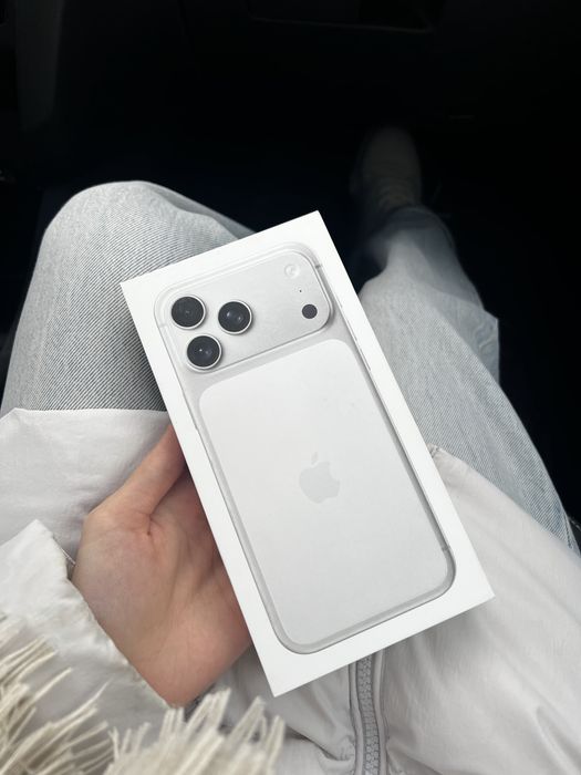 Продам Iphone 17 pro Max на 512 гб