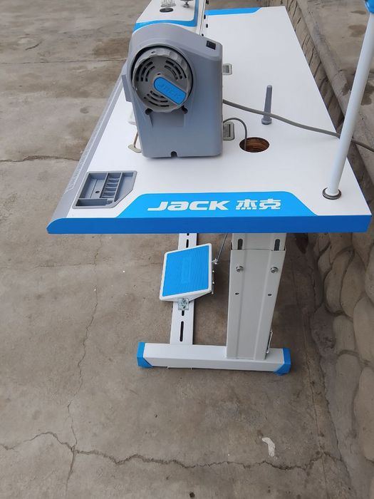 Juita tikuv moshinkasi sotiladi