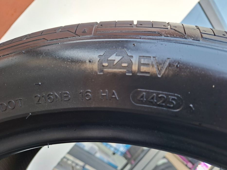 Hankook EV 255/45R20