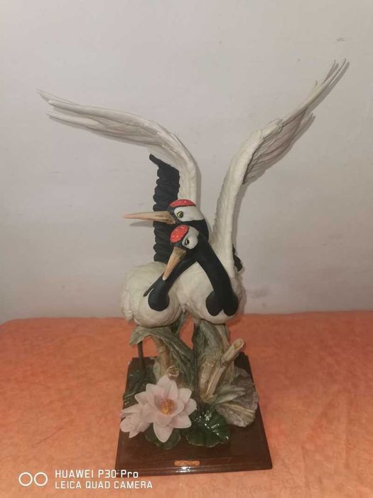 Statuie cocorii    .