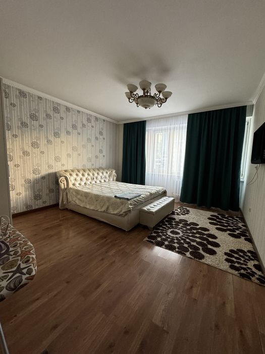 Квартиры посуточно   Центр левого берега