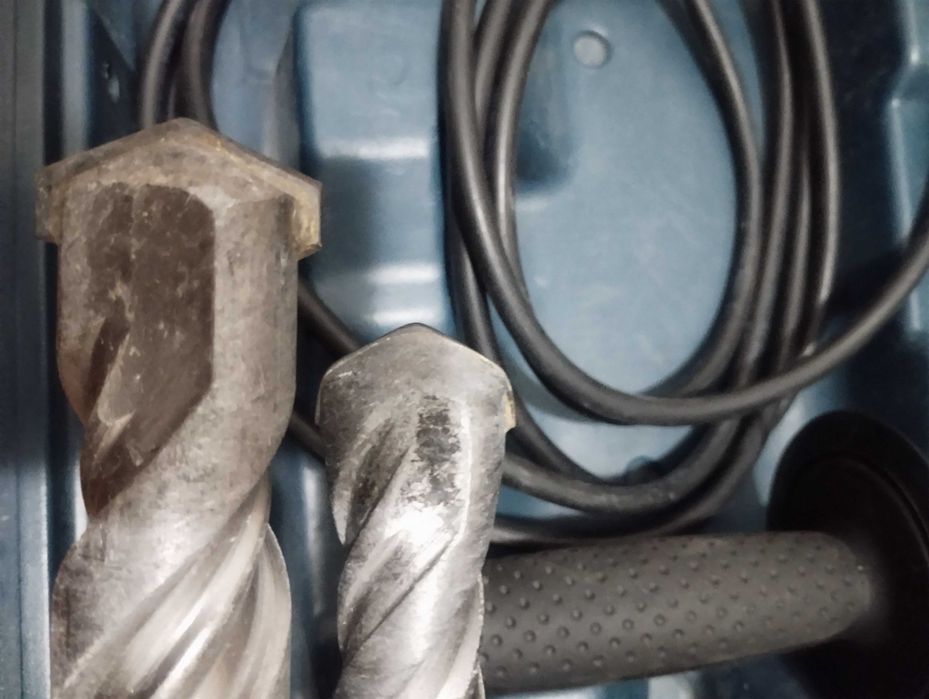 Перфоратор BOSCH