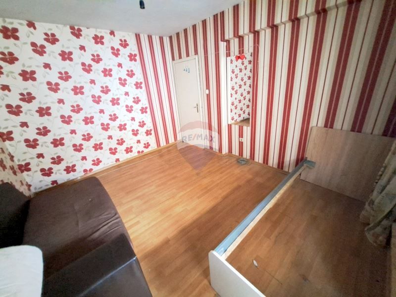 Продава се Тристаен апартамент в Варна, Лятно кино Тракия - 108 кв.м за 1621 €/кв.м - Снимка #4