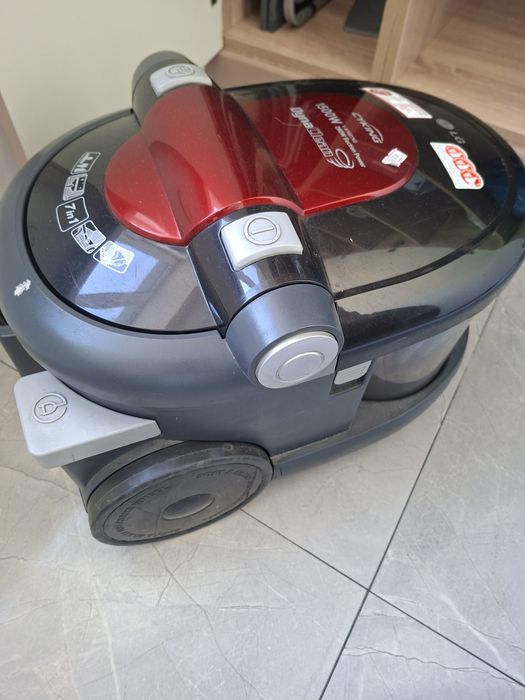 Моющий пылесос б/у