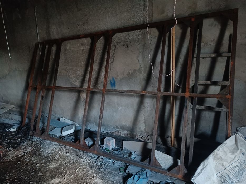Металлический каркас из профильной трубы