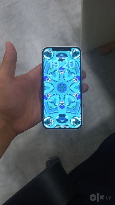 Iphone 12.