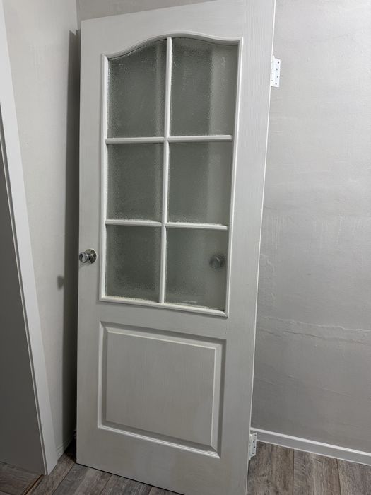 Отдам 2 двери 80*200 со стеклом