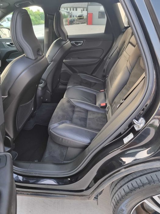 VOLVO XC60 2019 D4 AWD (4x4) Pachet R-DESIGN