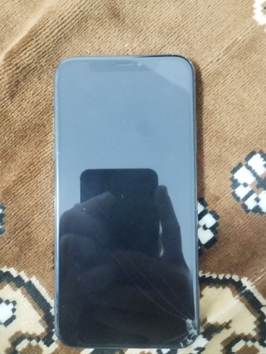 Vând iPhone x nu are iCloud