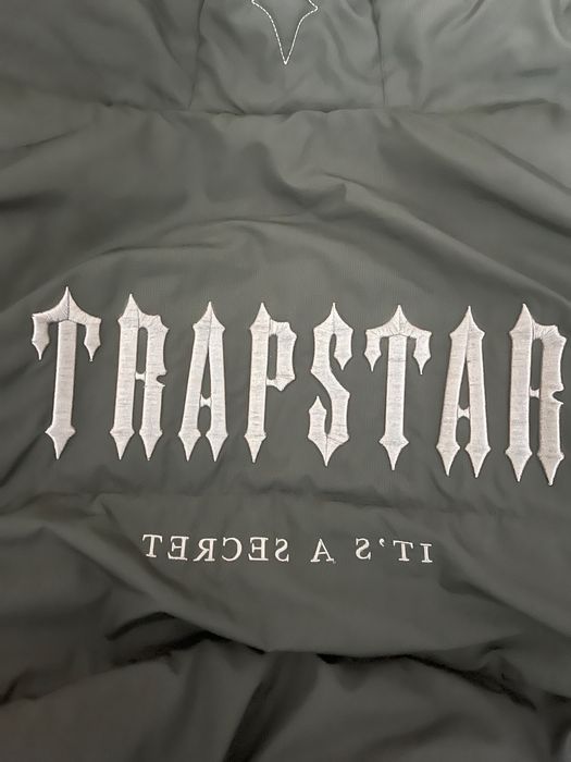 Trapstar черно яке