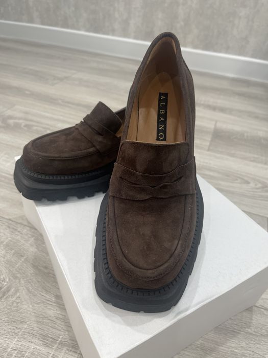 Лоферы замшевые