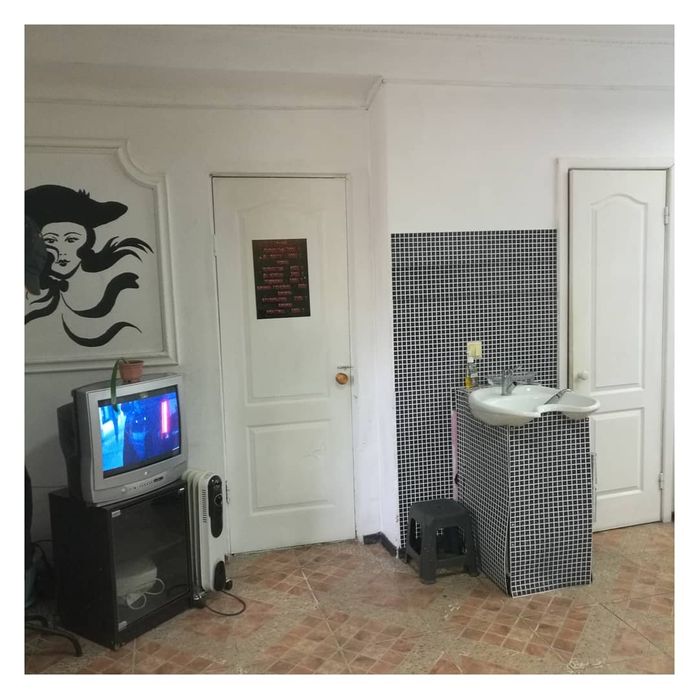 Продам парикмахерскую