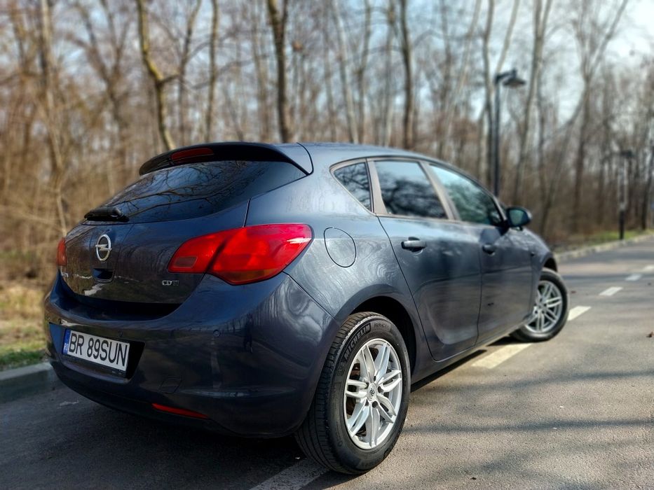 Opel Astra J 1.7 cdti 2010