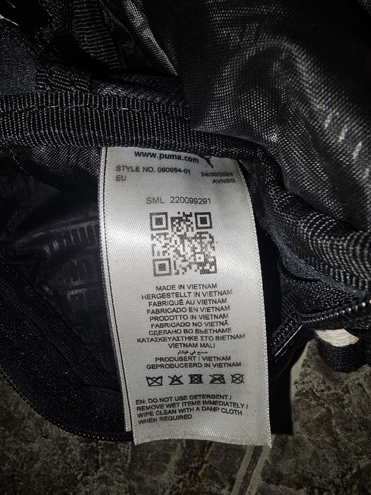 Puma Campus compact Portable Crossbody в черен цвят.