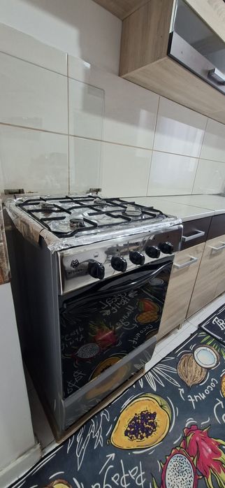 Mobila bucatarie completa cu aragaz si chiuveta