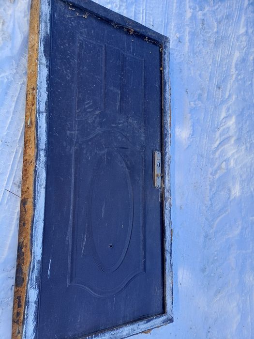 Продам дверь железную Б.У