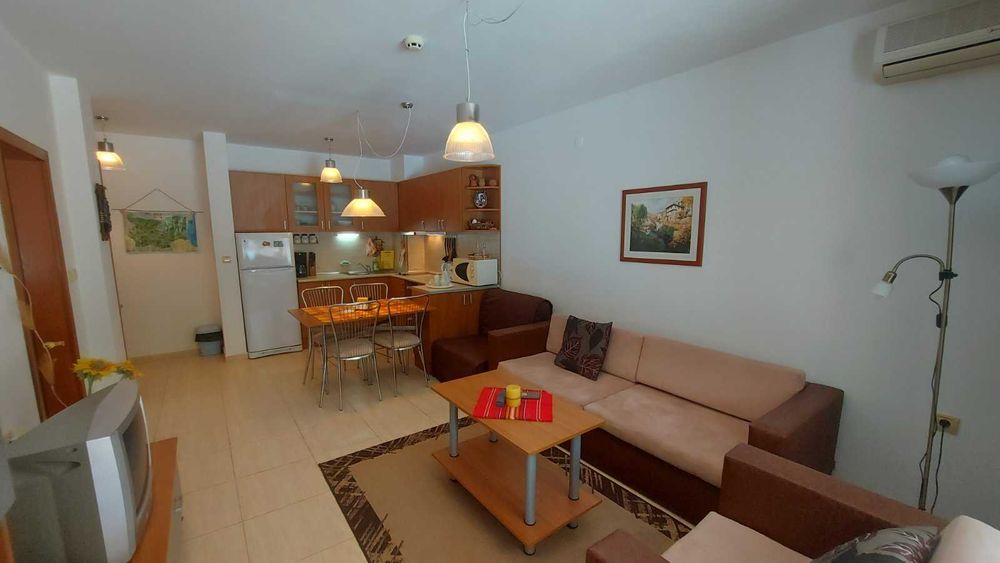 Двустаен апартамент над яхтено пристанище „ Марина Диневи “