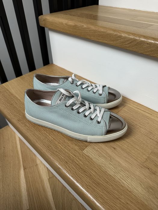 Adidasi / Tenesi Miu Miu originali