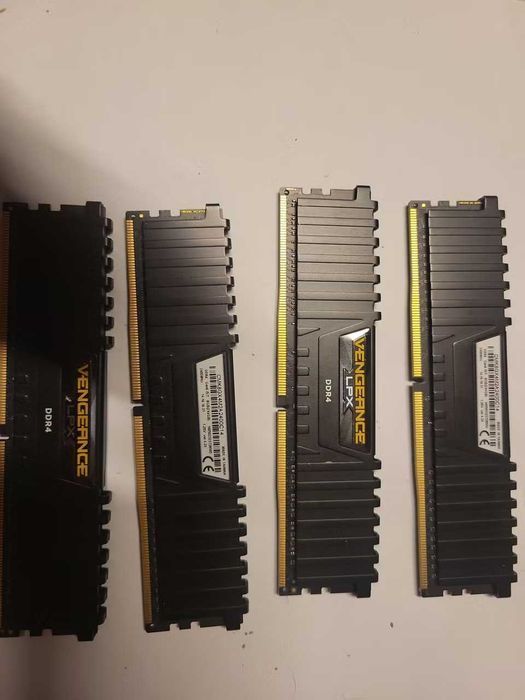 Corsair VENGEANCE LPX 16GB 3200MHz (4x8GB) - Може и в комплект 2х8GB!