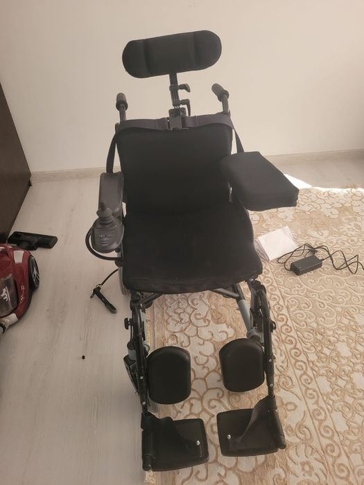 Электрическая инвалидная коляска