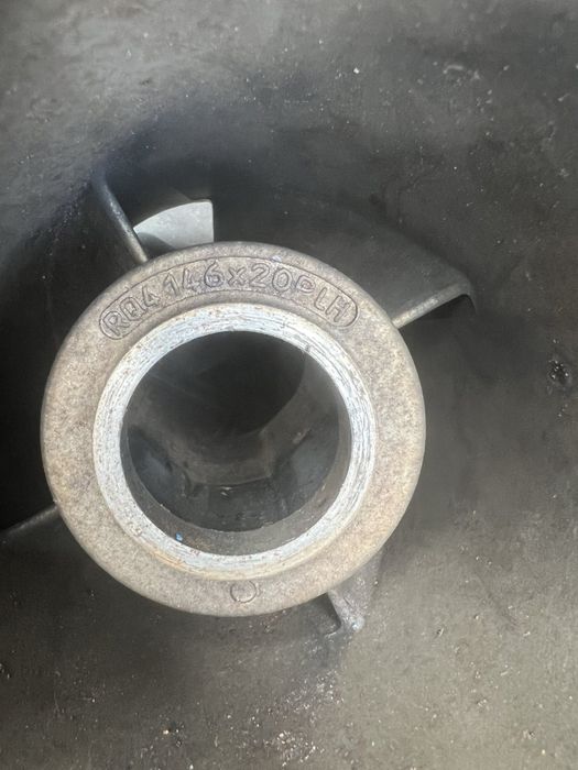 Ляв и десен пропелери Mercury Revolution 4