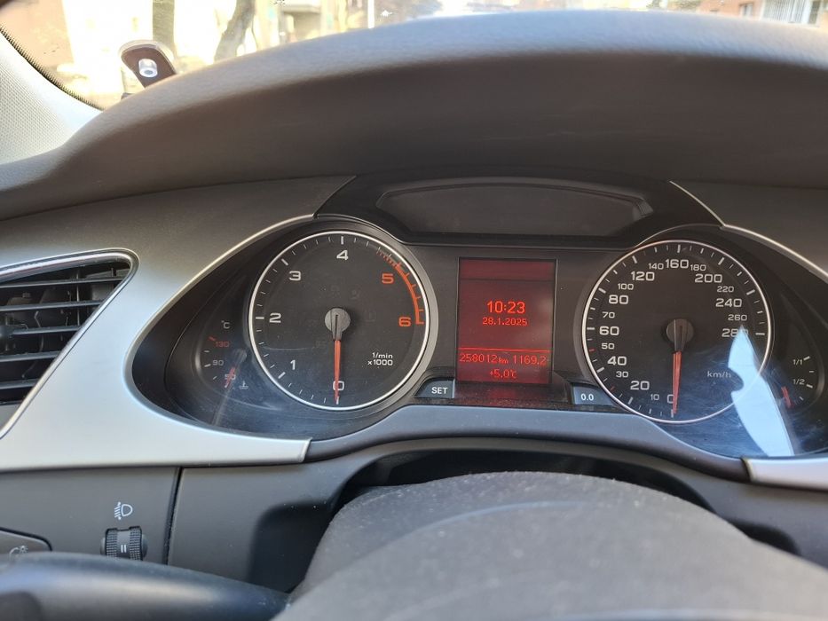 Vănd a4b8 2011 motor 2.0dti