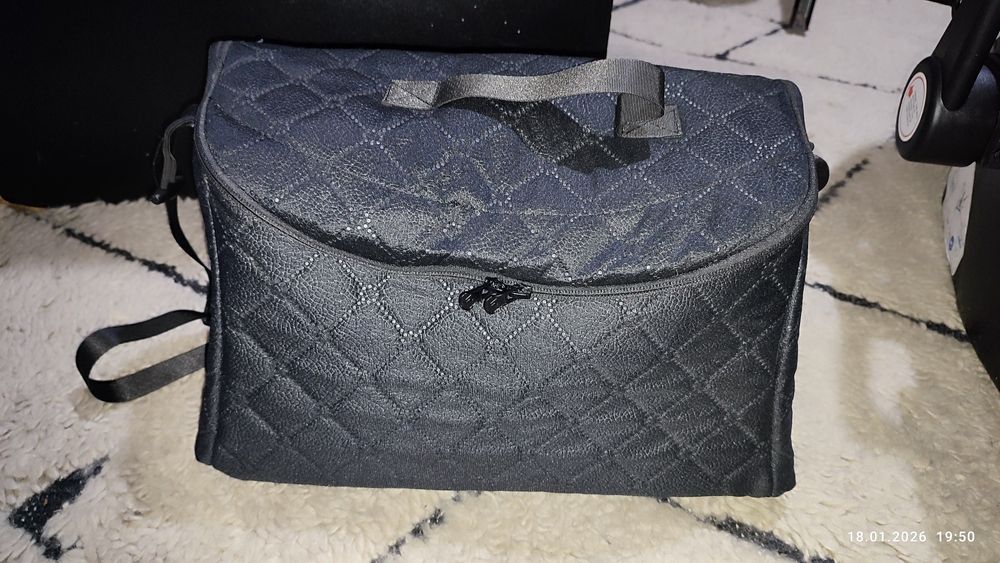 Продам автолюльку новая