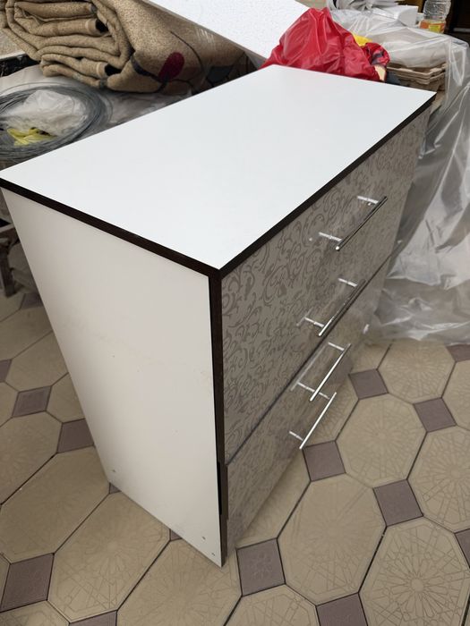Продам камод (шкаф) в отличном состояний