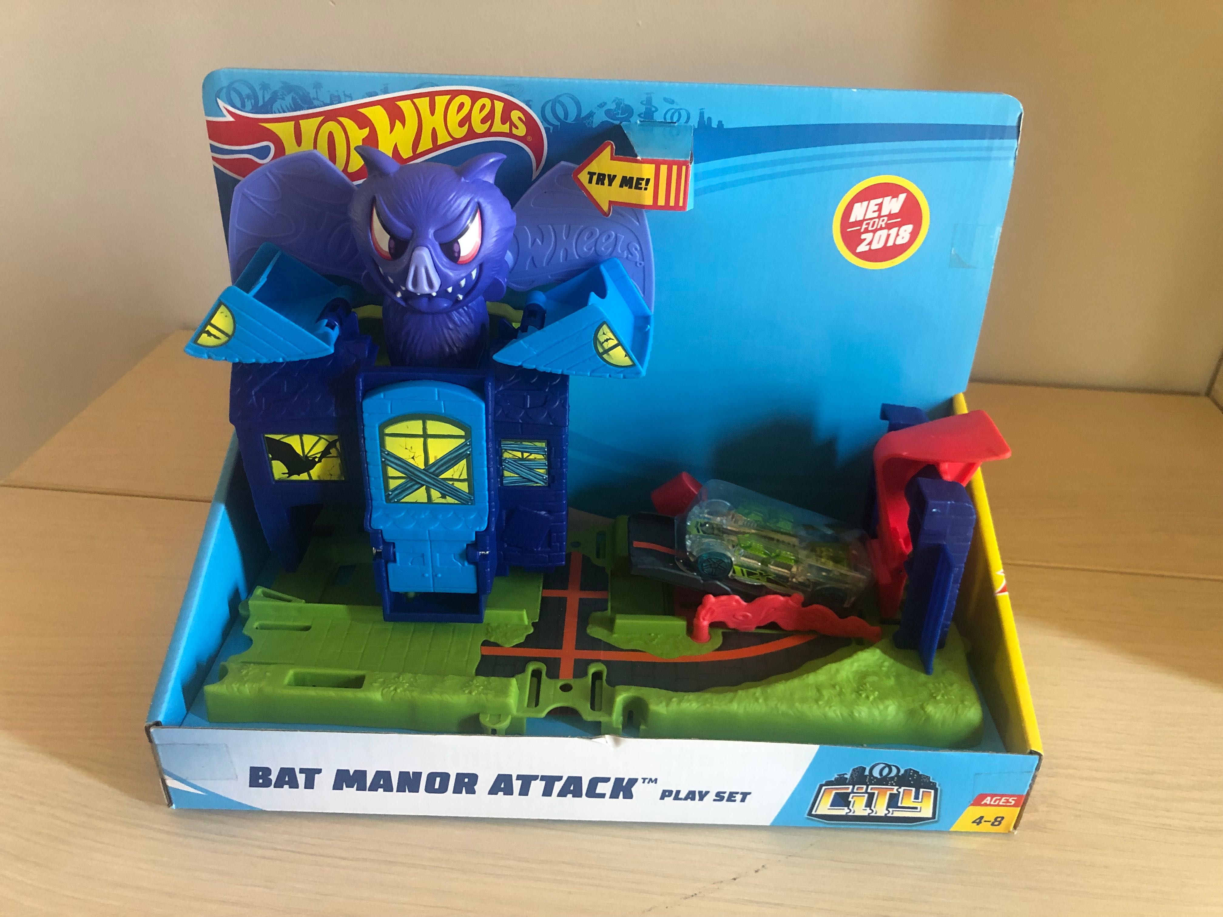 Hot wheels city bat manor attack playset on sale