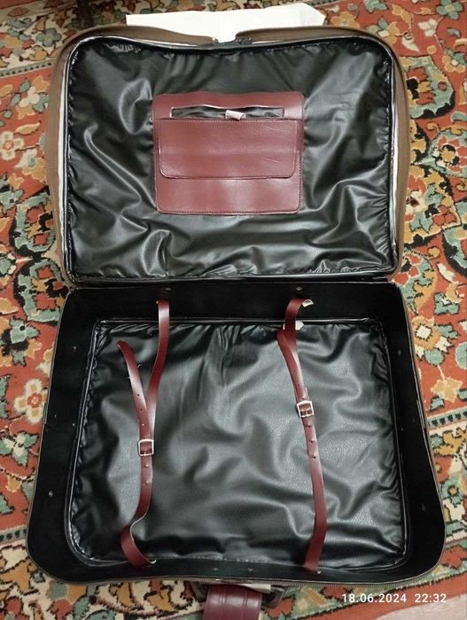 Продается чемодан советский